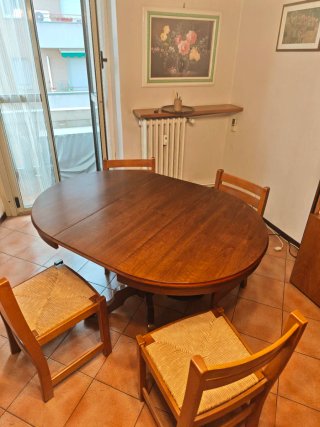 Tavolo rotondo allungabile + 4 sedie
