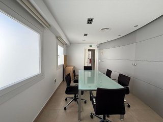 Oficina en alquiler en Centro en Almería