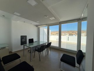 Oficina en alquiler en Centro en Almería