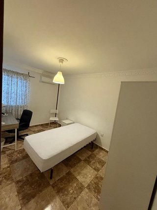 Piso en alquiler en Tres Huertas - El Torrejón - El Cerezo en Sevilla