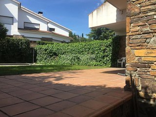 Casa pareada en alquiler en Piovera - Conde Orgaz en Madrid