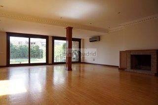 Casa pareada en alquiler en Piovera - Conde Orgaz en Madrid