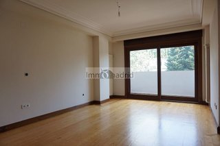 Casa pareada en alquiler en Piovera - Conde Orgaz en Madrid