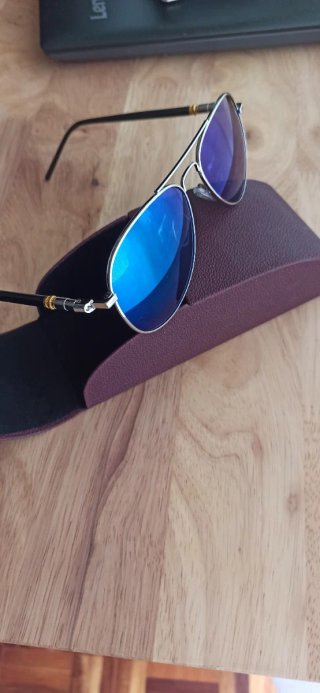 Gafas de sol aviador plateadas y azules