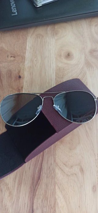 Gafas de sol aviador plateadas y azules