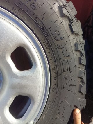 Toyo Mud Terrain 265/75R16  y llantas Nissan