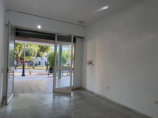 Local comercial en venta en Umbrete