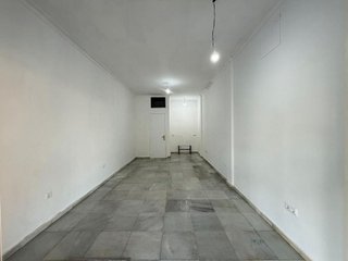 Local comercial en venta en Umbrete