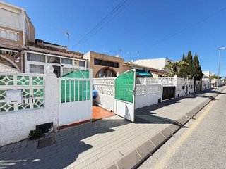 Casa adosada en venta en Nueva Torrevieja - Aguas Nuevas en Torrevieja