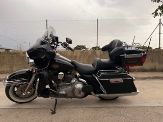 Harley Davidson Electra Glide Negra