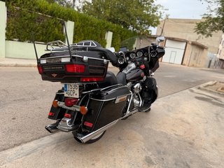 Harley Davidson Electra Glide Negra