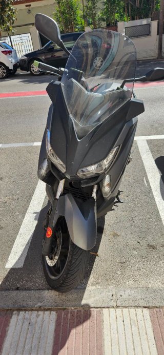 Yamaha XMAX Maxi-Scooter Negra/Gris