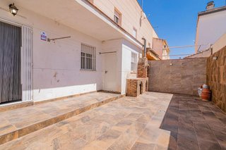 Casa adosada en venta en Cúllar Vega
