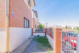 Casa adosada en venta en Cúllar Vega