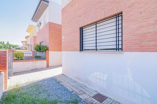 Casa adosada en venta en Cúllar Vega
