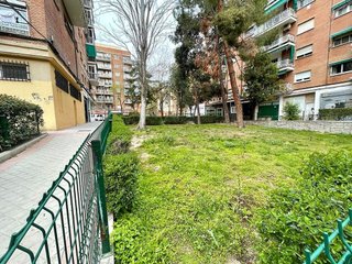 Local comercial en venta en Comillas en Madrid