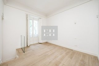 Local comercial en alquiler en Almagro en Madrid
