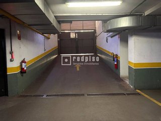 Garaje en alquiler en Niño Jesús en Madrid
