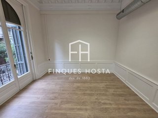 Oficina en alquiler en La Dreta de l'Eixample en Barcelona