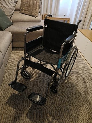 Silla de ruedas seminueva, usada durante 30 días.