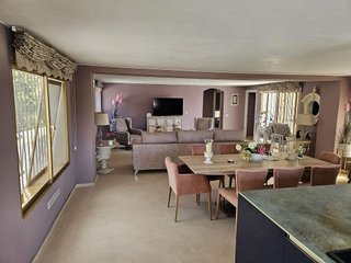 Chalet en venta en Calaburra - Chaparral en Mijas