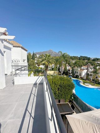 Piso en venta en Los Naranjos - Las Brisas en Marbella