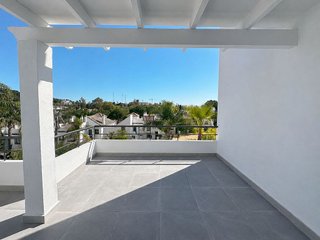 Piso en venta en Los Naranjos - Las Brisas en Marbella