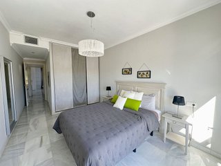 Piso en venta en Los Naranjos - Las Brisas en Marbella