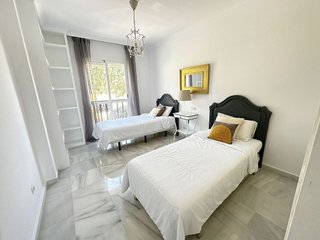 Piso en venta en Los Naranjos - Las Brisas en Marbella