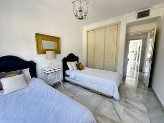 Piso en venta en Los Naranjos - Las Brisas en Marbella