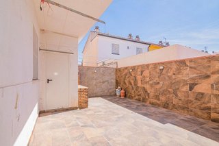 Casa adosada en venta en Cúllar Vega