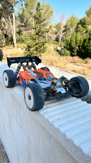 Buggy Serpent Cobra SRX8 1/8 TT
