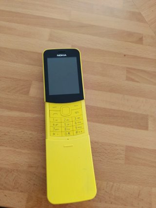 Nokia 8110 4G Amarillo