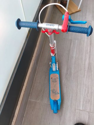 Patinete infantil Oxelo azul y rojo