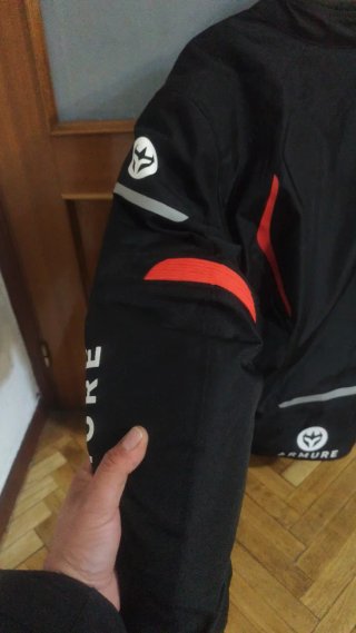 Chaqueta y pantalón de moto
