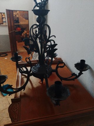 Lámpara de metal forjado