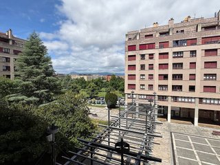 Piso en alquiler en Ermitagaña - Mendebaldea en Pamplona