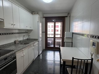Piso en alquiler en Ermitagaña - Mendebaldea en Pamplona