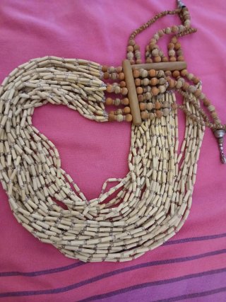 Collana etnica multifilo legno e perline