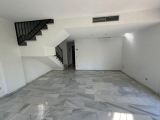 Piso en alquiler en Pedro Salvador - Las Palmeritas en Sevilla