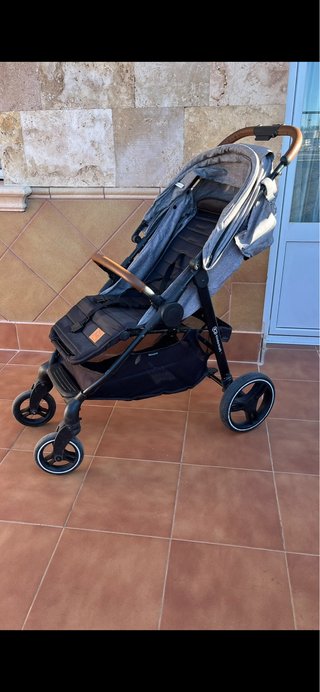 Silla de paseo ligera gris