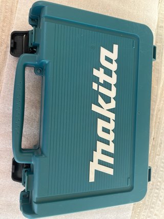Atornillador Makita DF030D con maletín