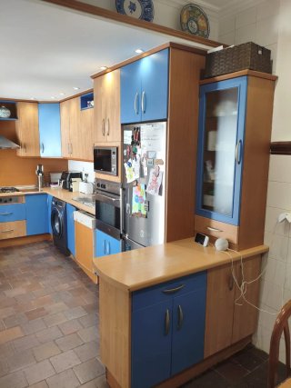 Muebles de cocina madera y azul