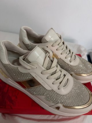 Zapatillas Michael Kors Beige y Doradas Mujer