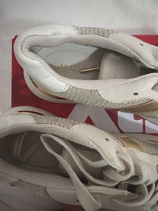 Zapatillas Michael Kors Beige y Doradas Mujer