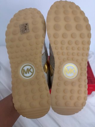 Zapatillas Michael Kors Beige y Doradas Mujer