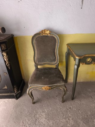 Mesa y silla antigua S. XVIII