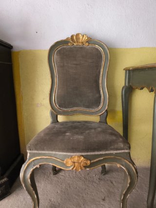 Mesa y silla antigua S. XVIII