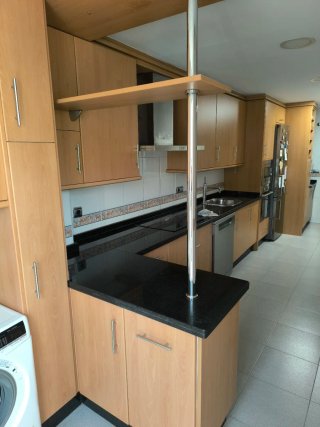 Cocina completa madera y piedra