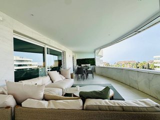Piso en alquiler en Puerto Banús en Marbella